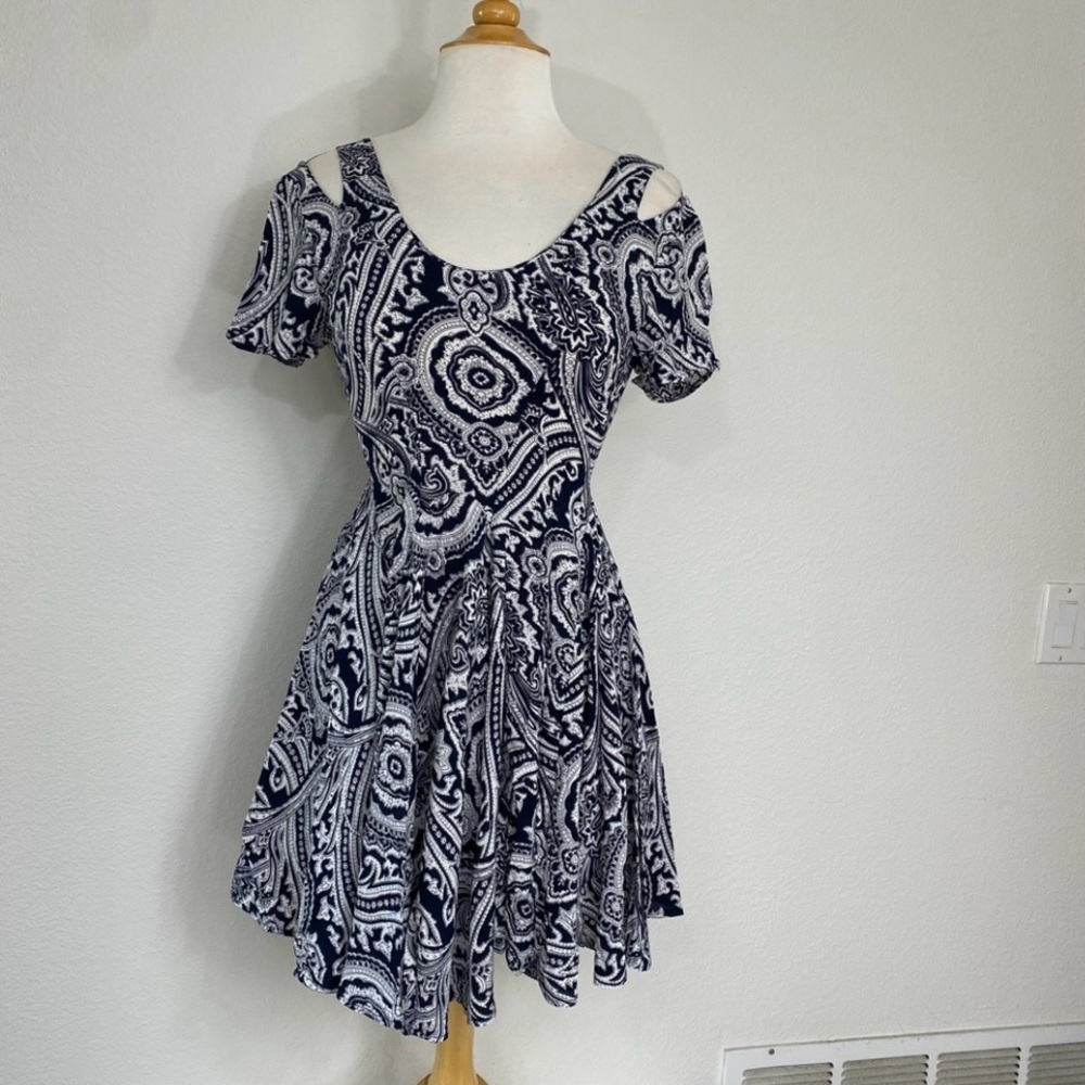 Catch Me Navy White Paisley Cutout Sleeveless Fit & Flare Mini Dress Size Small